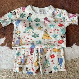 Disney x Hanna Anderson  Princess Pajama Set - size 5 shirt and shorts